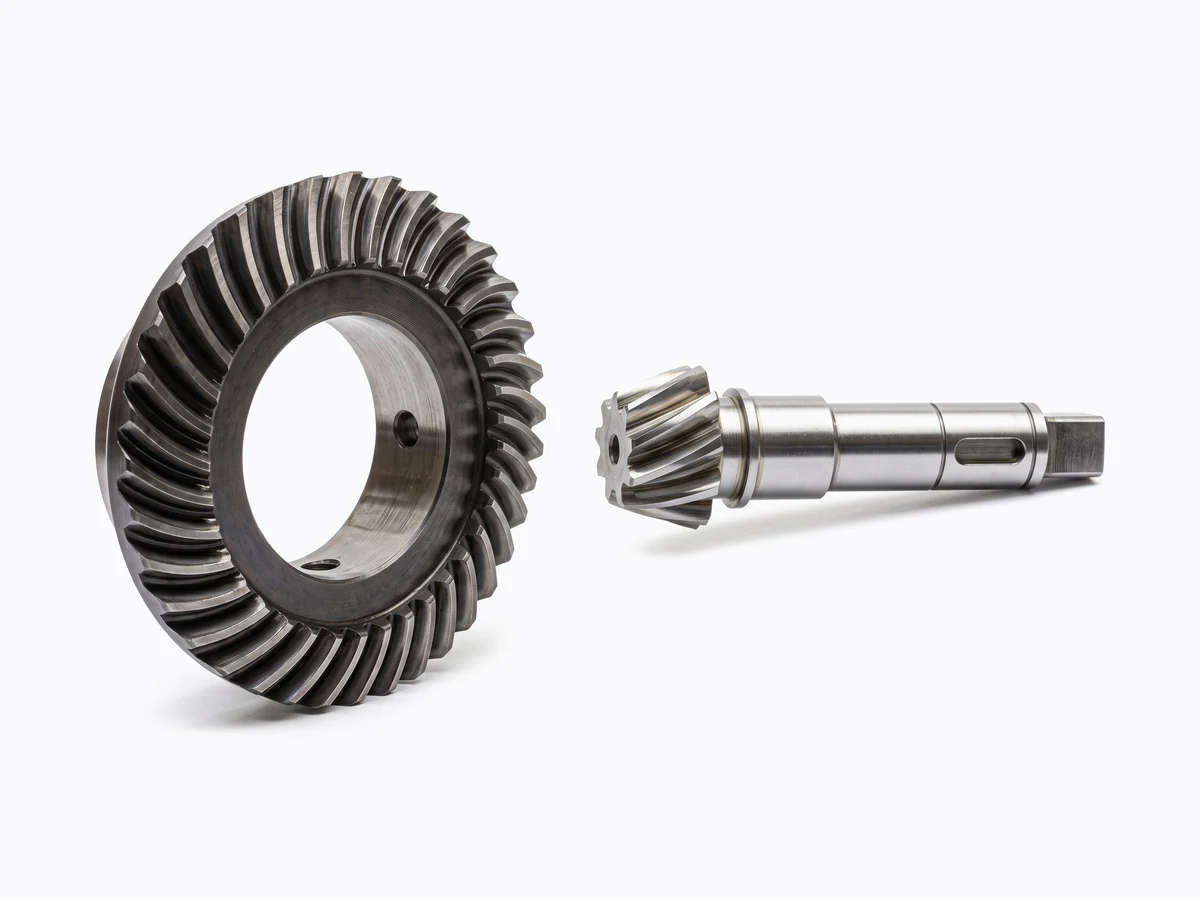 Bevel gear and pinion